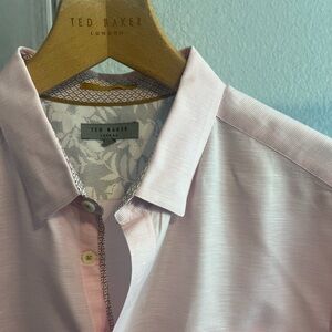 Short sleeve soft pink woven